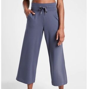 Athleta balance wide leg crop pant